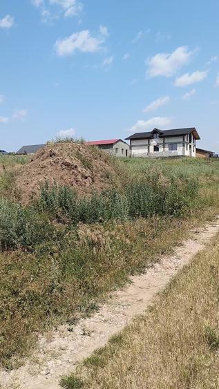 Teren Construcții extravilan de 2700 mp, în Nord