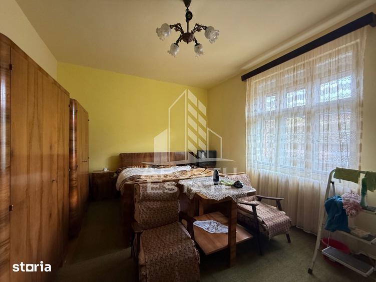 Casă cu 8 camere cu Teren 1126 Mp în Iosefin