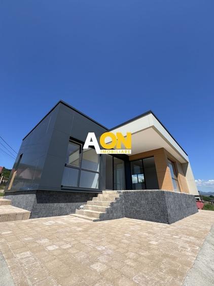 Casă individuală cu 4 camere cu Canalizare în Micești