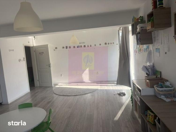 Casă cu 10 camere cu Teren 446 Mp în Drumul Taberei