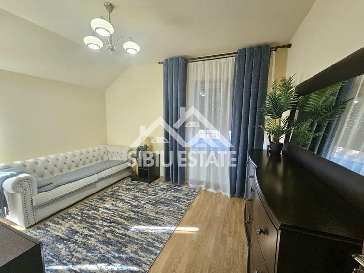 Casă individuală cu 5 camere cu Canalizare în Șura Mare