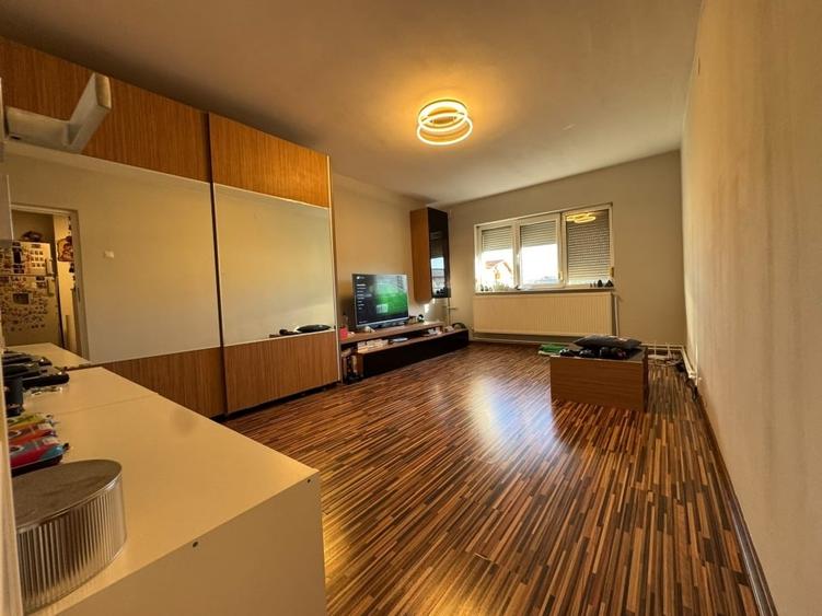 Apartament cu 2 camere decomandat, mobilat în Sărari