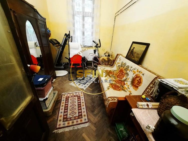 Casă individuală cu 6 camere cu Canalizare în Cotroceni