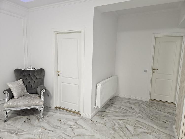 Apartament cu 3 camere semidecomandat în Bucureștii Noi