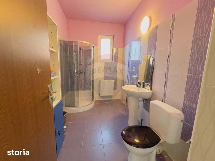 Casă cu 5 camere cu Teren 500 Mp în Paleu