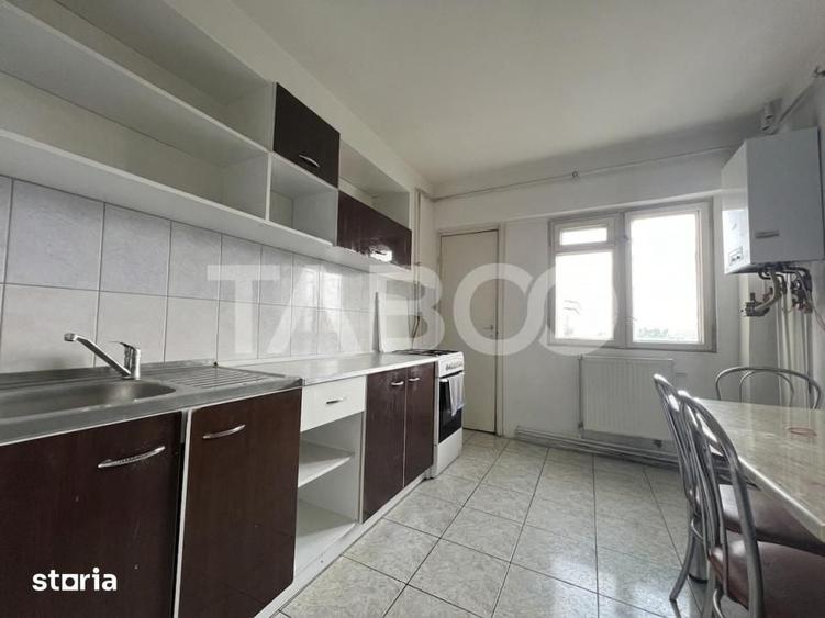 Apartament cu 4 camere decomandat în Bulgaria