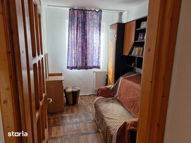 Apartament cu 3 camere semidecomandat în Olari