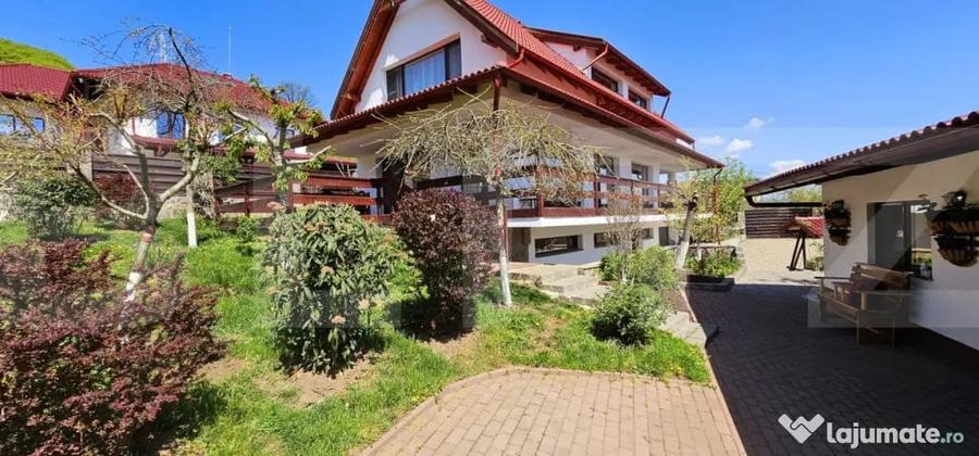Casă cu 5 camere cu Teren 1000 Mp în Simeria