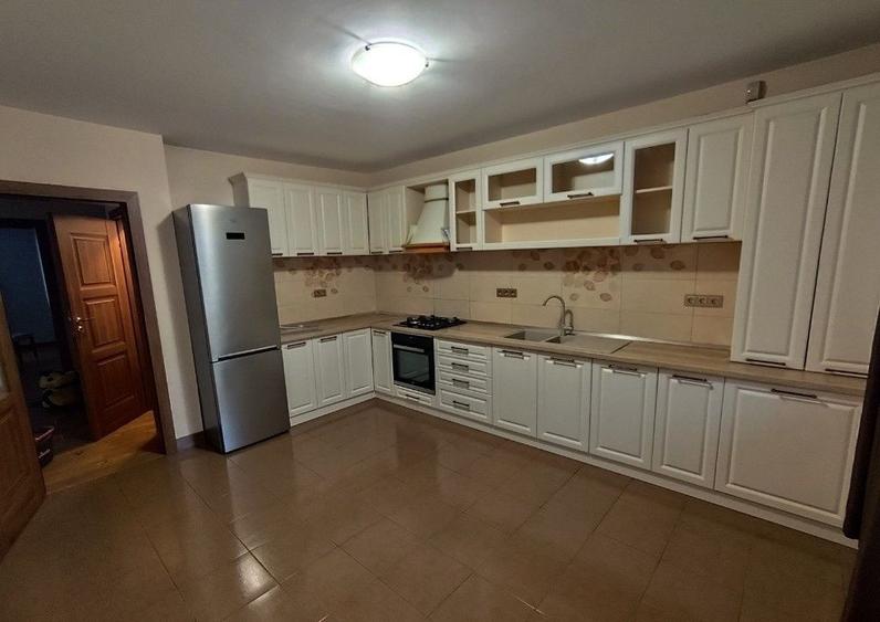 Duplex cu 4 camere cu Canalizare în Florești