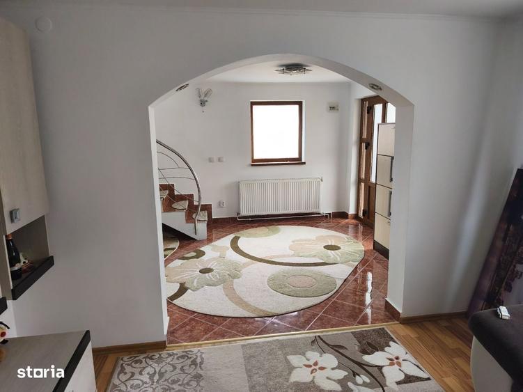 Casă cu 4 camere în Vlădesti