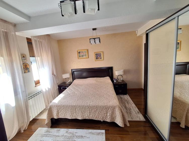 Casă cu 5 camere cu Teren 636 Mp în Central