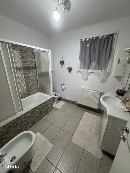 Casă cu 4 camere cu Teren 540 Mp în Calea București