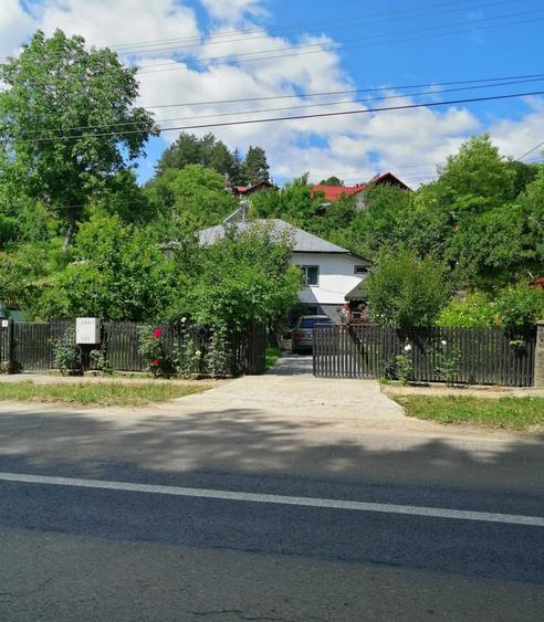 Casă cu 4 camere cu Teren 1000 Mp în Slănic