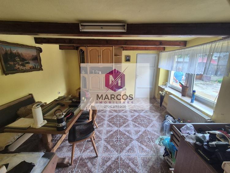 Casă individuală cu 4 camere cu Canalizare în Moniom
