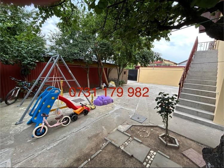 Casă individuală cu 5 camere cu Canalizare în Roșu