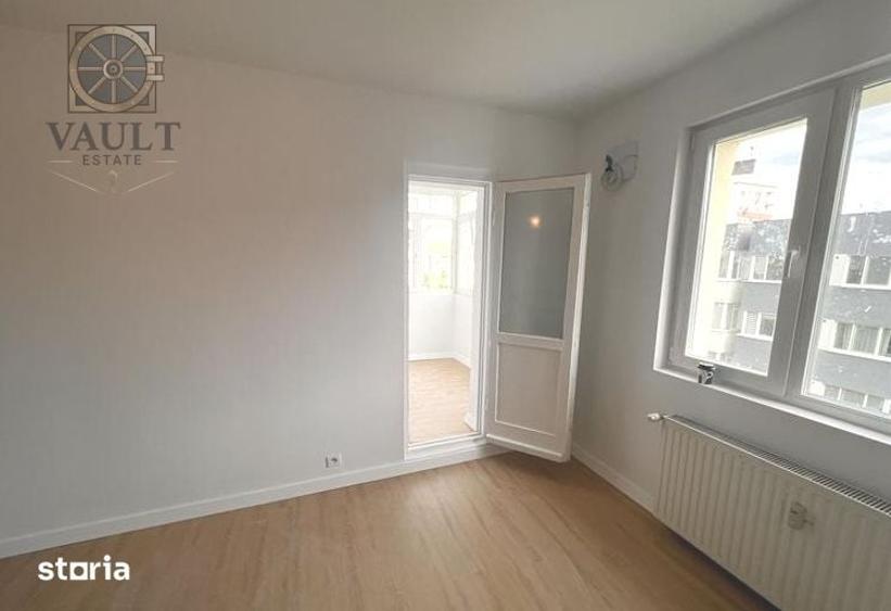 Apartament cu 3 camere decomandat în Dristor