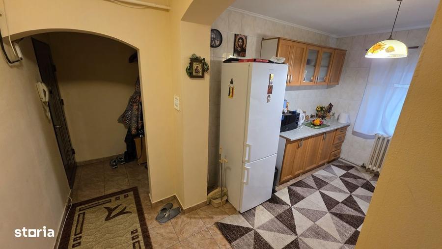 Vand ap cu 3 camere zona Orizont - Posta 4 - 5