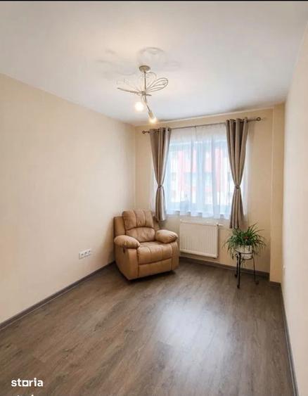 Apartament cu 3 camere, mobilat în Tractorul