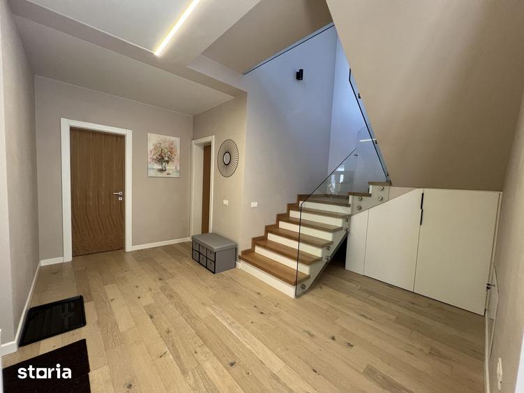 Casă cu 5 camere cu Teren 300 Mp în Central