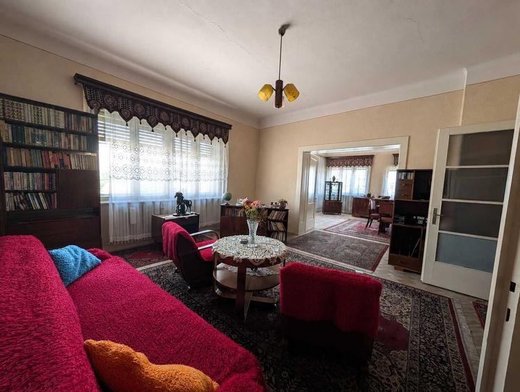 Apartament cu 3 camere decomandat în Ultracentral