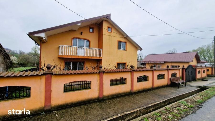 Casă cu 5 camere cu Teren 1500 Mp în Valea Mare