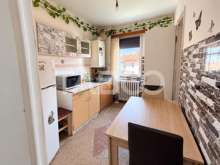 Apartament cu 2 camere semidecomandat, mobilat în Mihai Viteazul