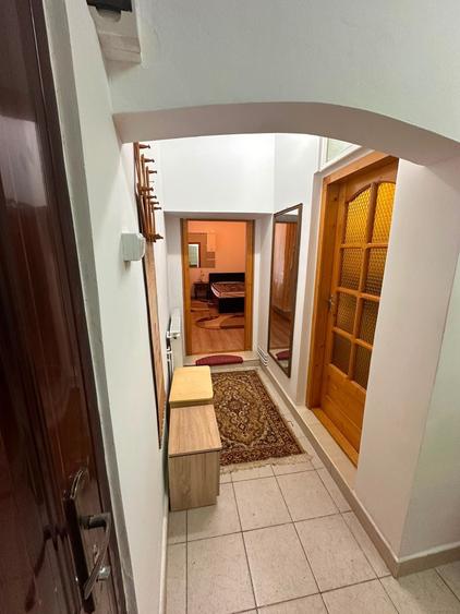 Inchiriez apartament 1 camera, bucatarie, hol baie in centru langa Hotel Hilton str 21 decembrie! Apartamentul este la demisol renovat! - 4