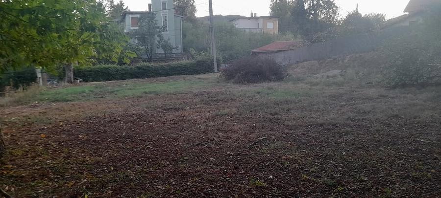 Teren de 945 mp, în Central
