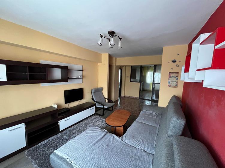 Apartament cu 3 camere decomandat în Mihai Bravu