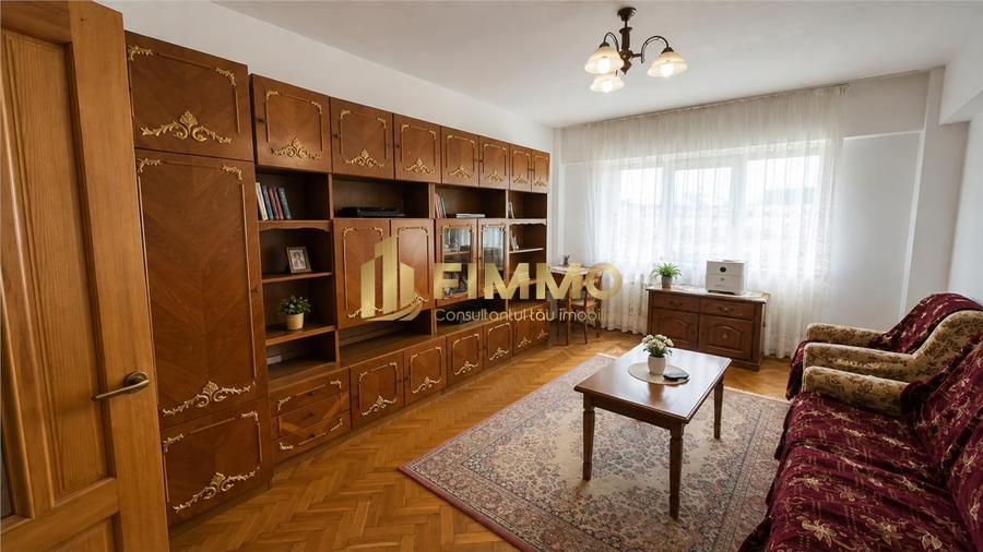 Apartament cu 3 camere decomandat în Obcini