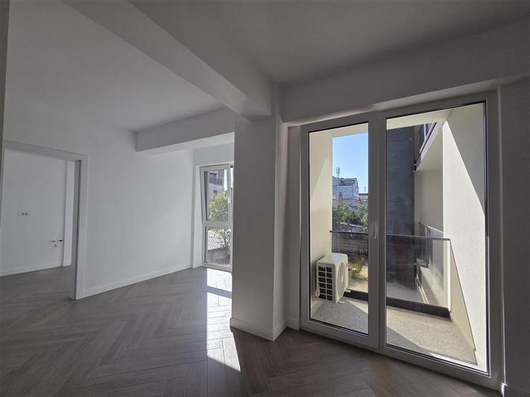 Apartament cu 2 camere decomandat în Cantemir