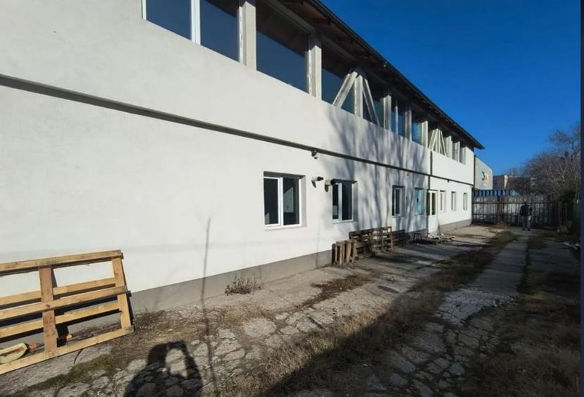 Spațiu industrial, de 210 mp, în Far