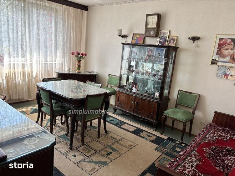 Apartament cu 3 camere decomandat în Berceni