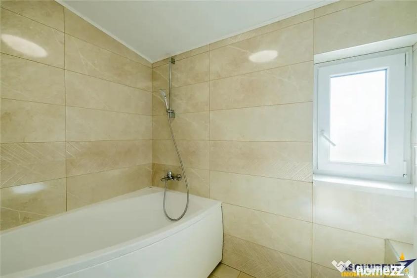 Casă cu 4 camere cu Teren 390 Mp în Central