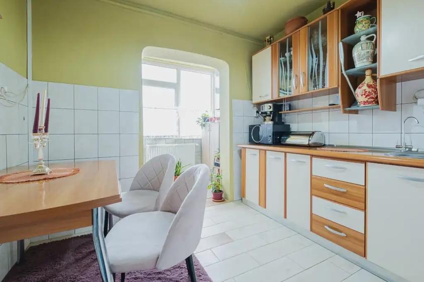Apartament cu 3 camere decomandat în Inel II