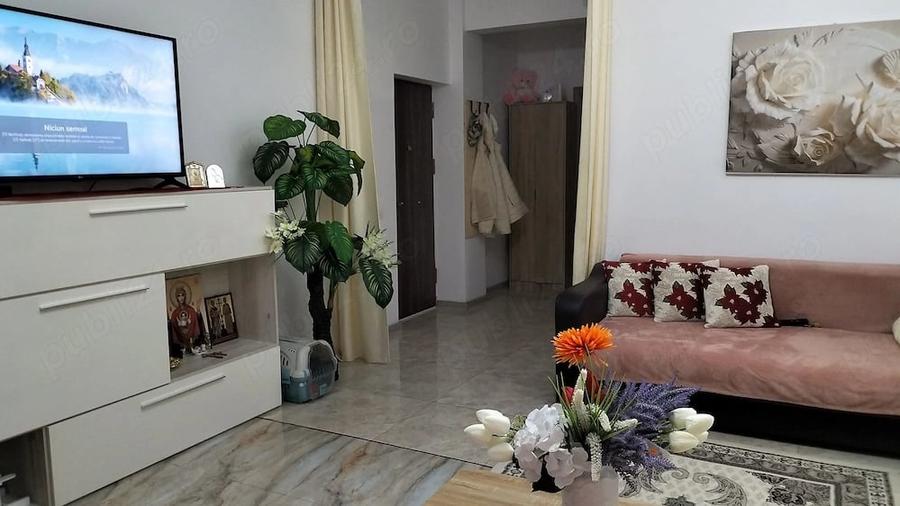 Apartament cu 2 camere decomandat în Lazu