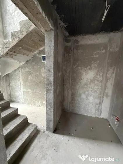 Casă cu 4 camere cu Teren 225 Mp în Central