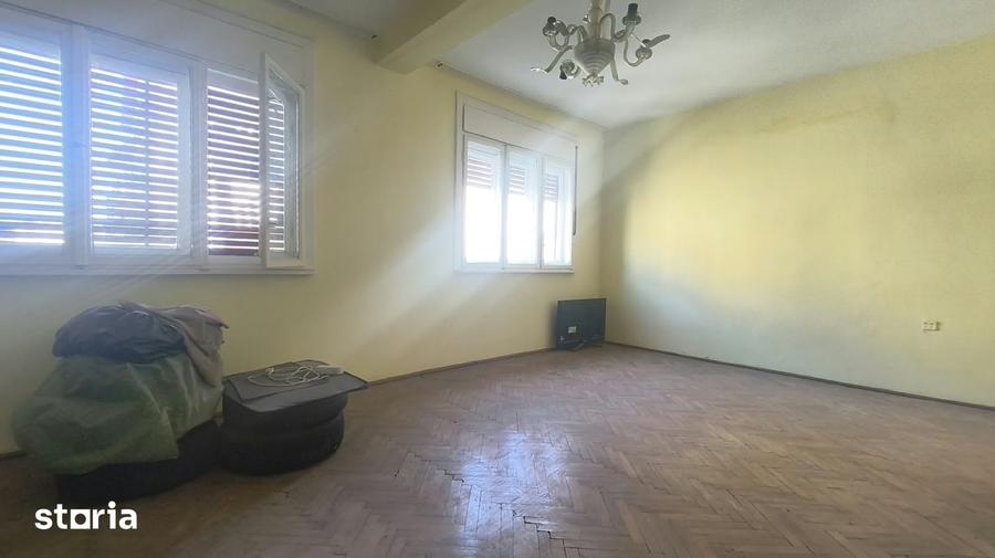 Casă cu 2 camere cu Teren 1855 Mp în Cârjiți
