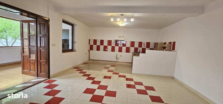Casă cu 4 camere decomandat cu Teren 502 Mp în Șelimbăr