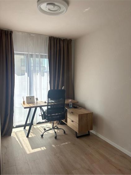 Apartament cu 3 camere semidecomandat în Florești