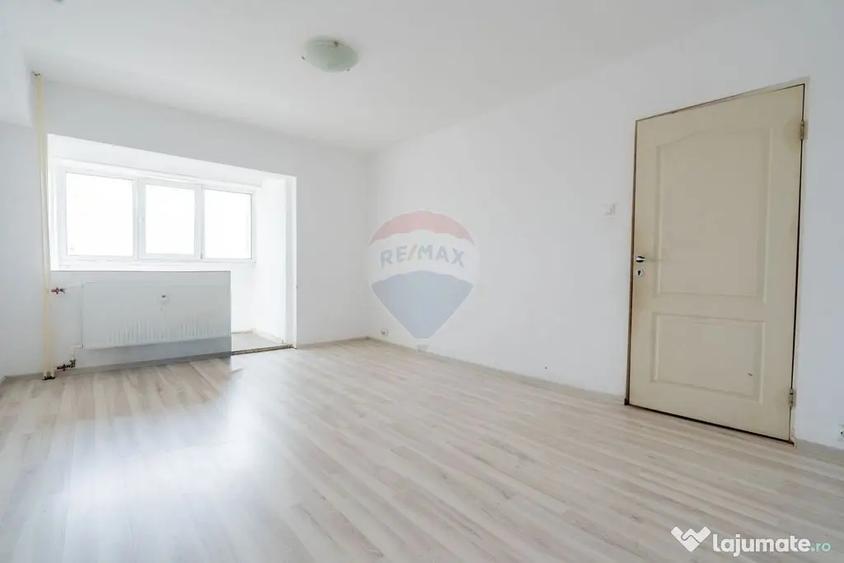 Apartament cu 3 camere decomandat în Fundeni