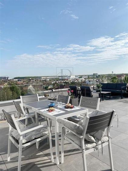 Penthouse cu 3 camere decomandat, mobilat în Take Ionescu