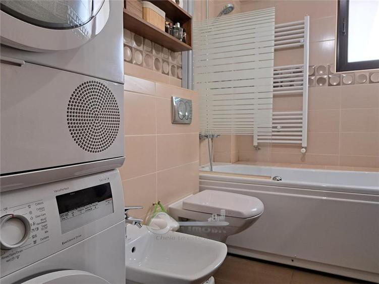 Apartament cu 3 camere decomandat, mobilat în Galata