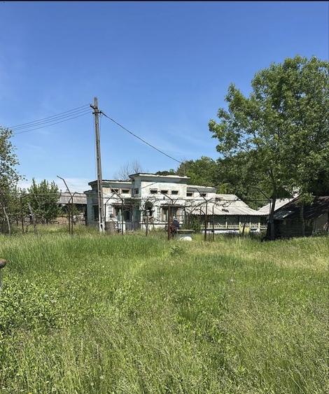 Casă cu 3 camere în Bărăști