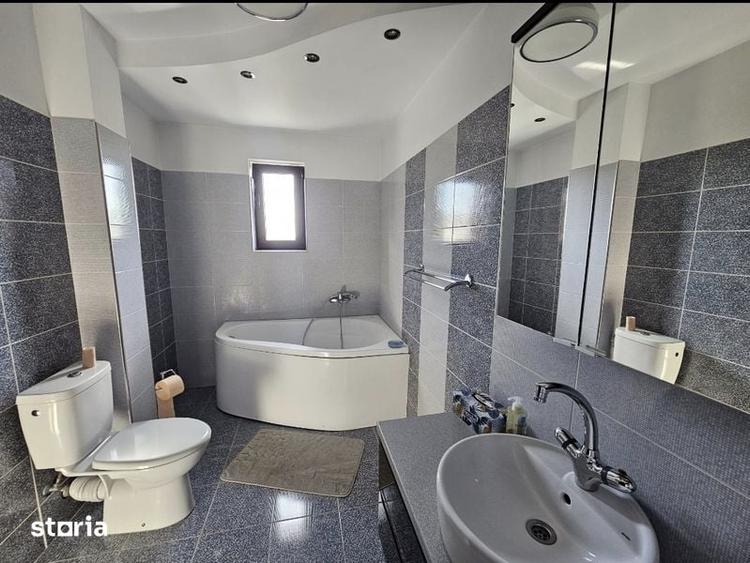 Casă cu 4 camere cu Teren 235 Mp în Central