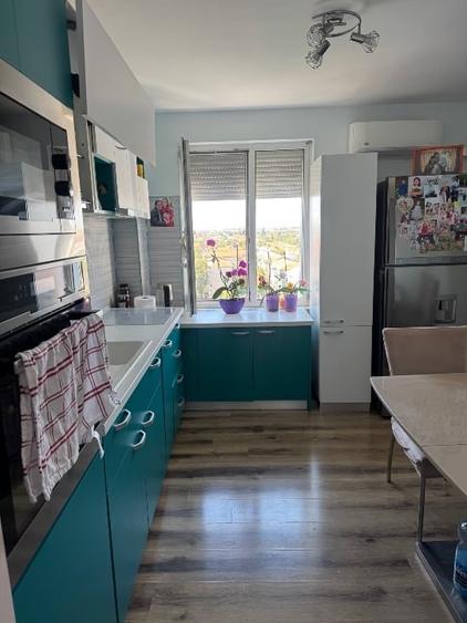 Apartament cu 3 camere decomandat, mobilat în Iosia