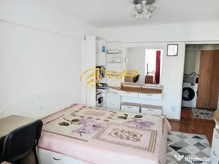 Apartament cu 3 camere decomandat în Păcurari