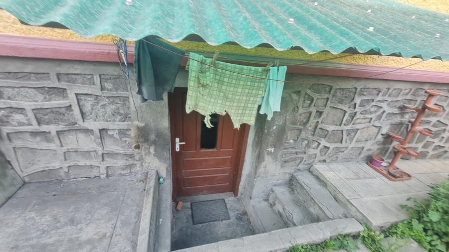 Casă individuală cu 2 camere cu Canalizare în Barza