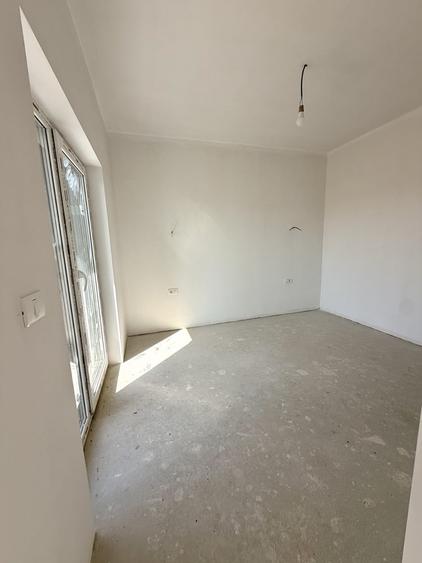 Duplex cu 4 camere cu Canalizare în Giarmata