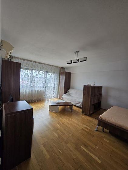 Garsonieră decomandată în Târgu Cucu